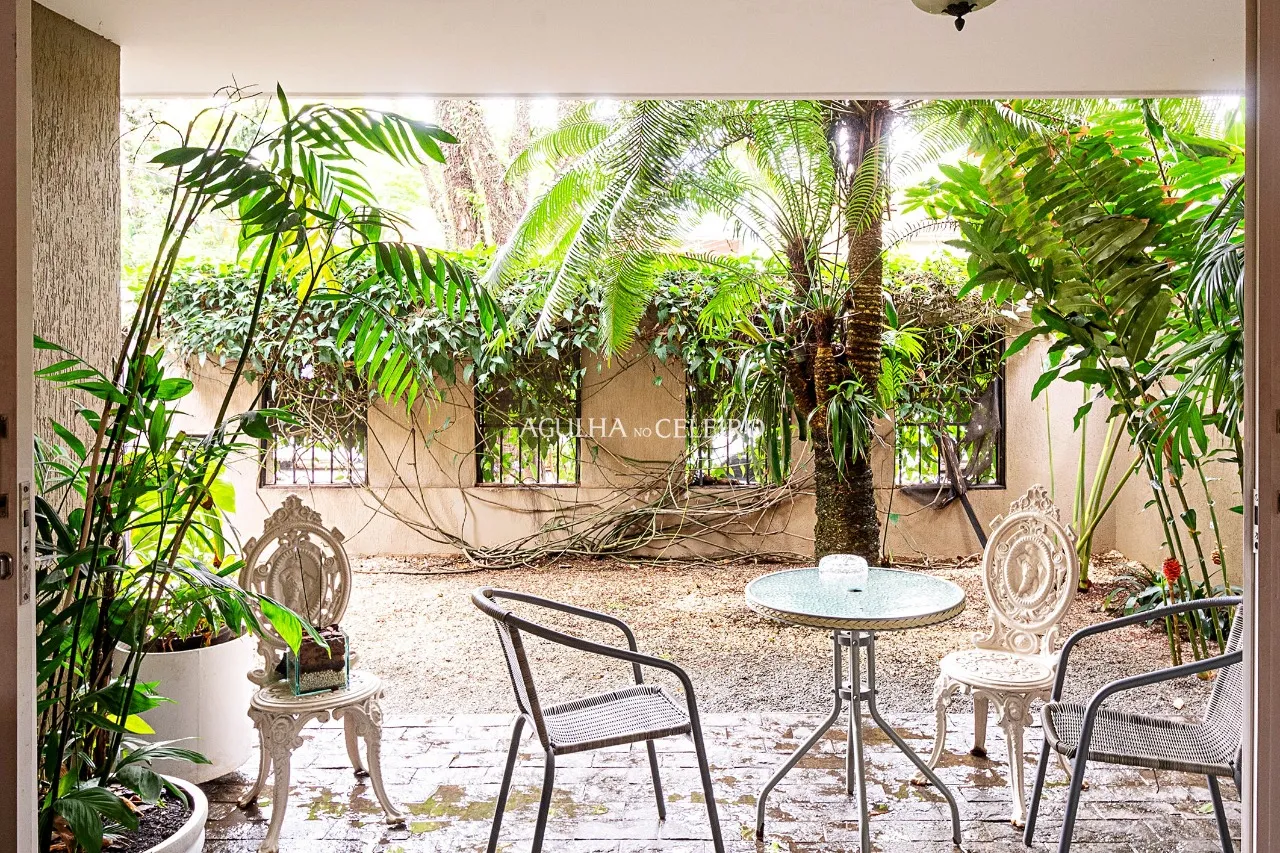 Casa á venda no Jardim Paulistano localizada em rua tranquila e segura. – 14811