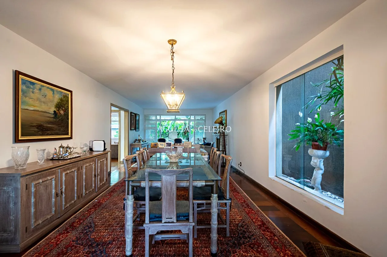 Casa á venda no Jardim Paulistano localizada em rua tranquila e segura. – 14811