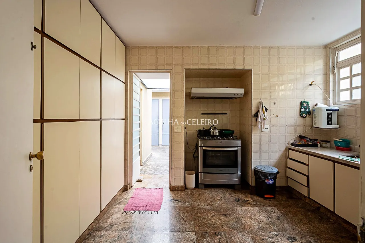 Casa á venda no Jardim Paulistano localizada em rua tranquila e segura. – 14811