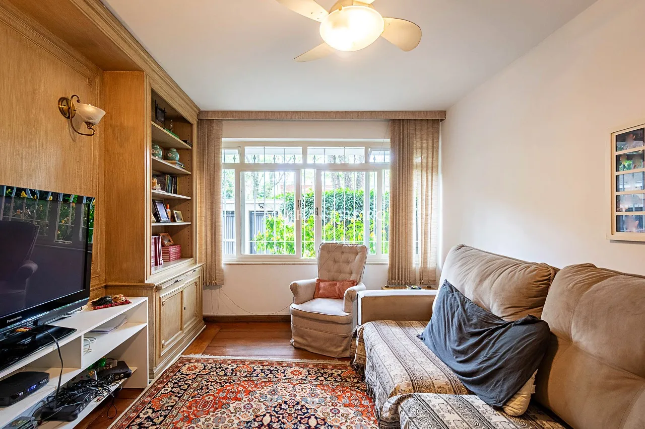 Casa á venda no Jardim Paulistano localizada em rua tranquila e segura. – 14811