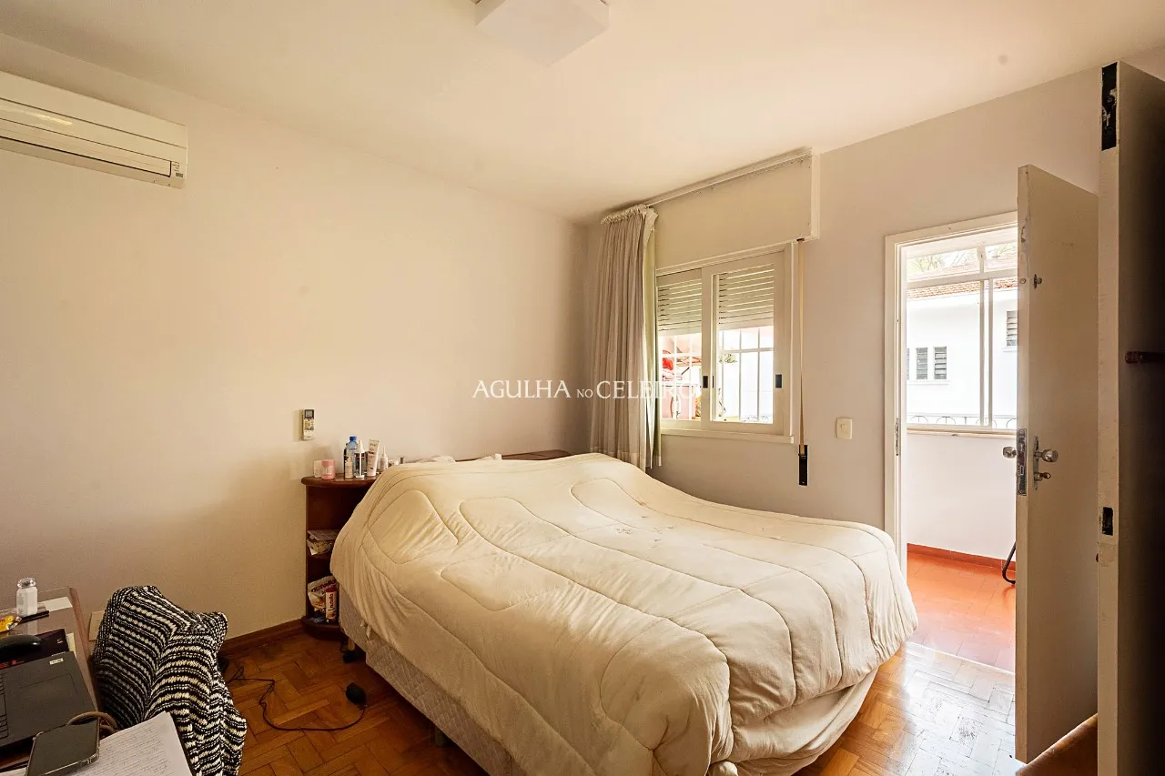 Casa á venda no Jardim Paulistano localizada em rua tranquila e segura. – 14811