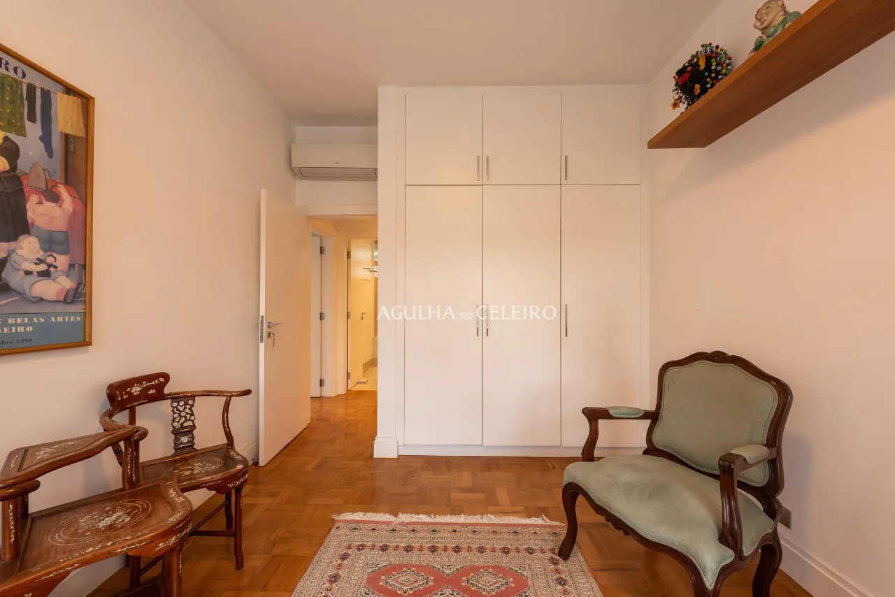 Apartamento com ambientes generosos e muito bem iluminados, no melhor de Pinheiros. – 15015