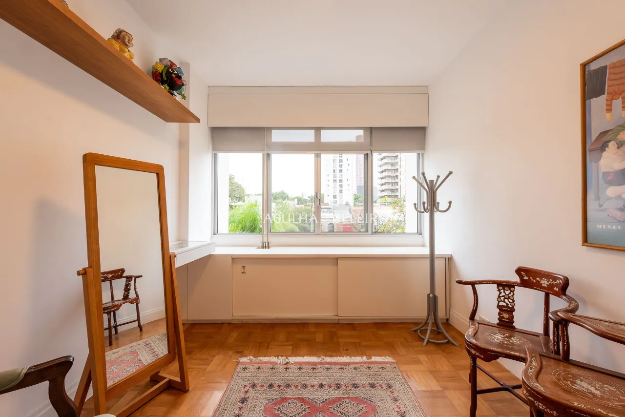 Apartamento com ambientes generosos e muito bem iluminados, no melhor de Pinheiros. – 15015