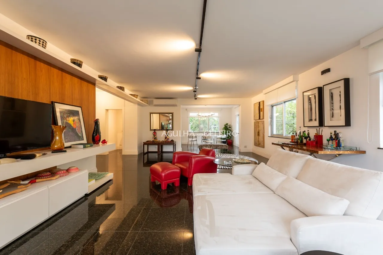 Apartamento com ambientes generosos e muito bem iluminados, no melhor de Pinheiros. – 15015