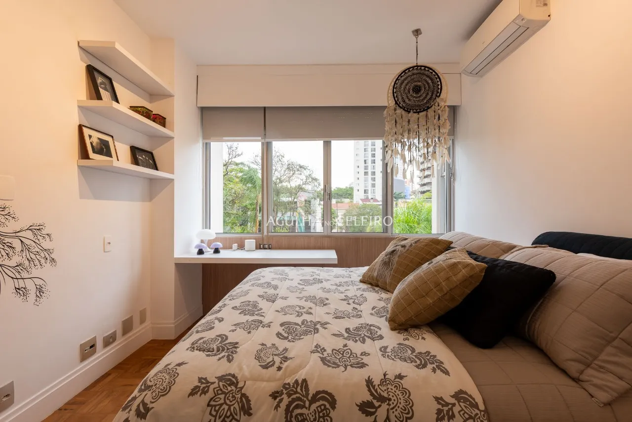 Apartamento com ambientes generosos e muito bem iluminados, no melhor de Pinheiros. – 15015