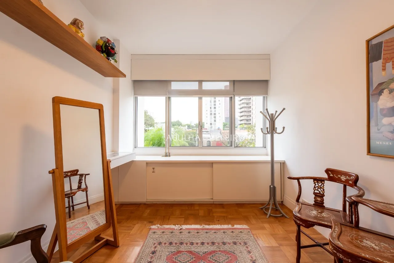 Apartamento com ambientes generosos e muito bem iluminados, no melhor de Pinheiros. – 15015