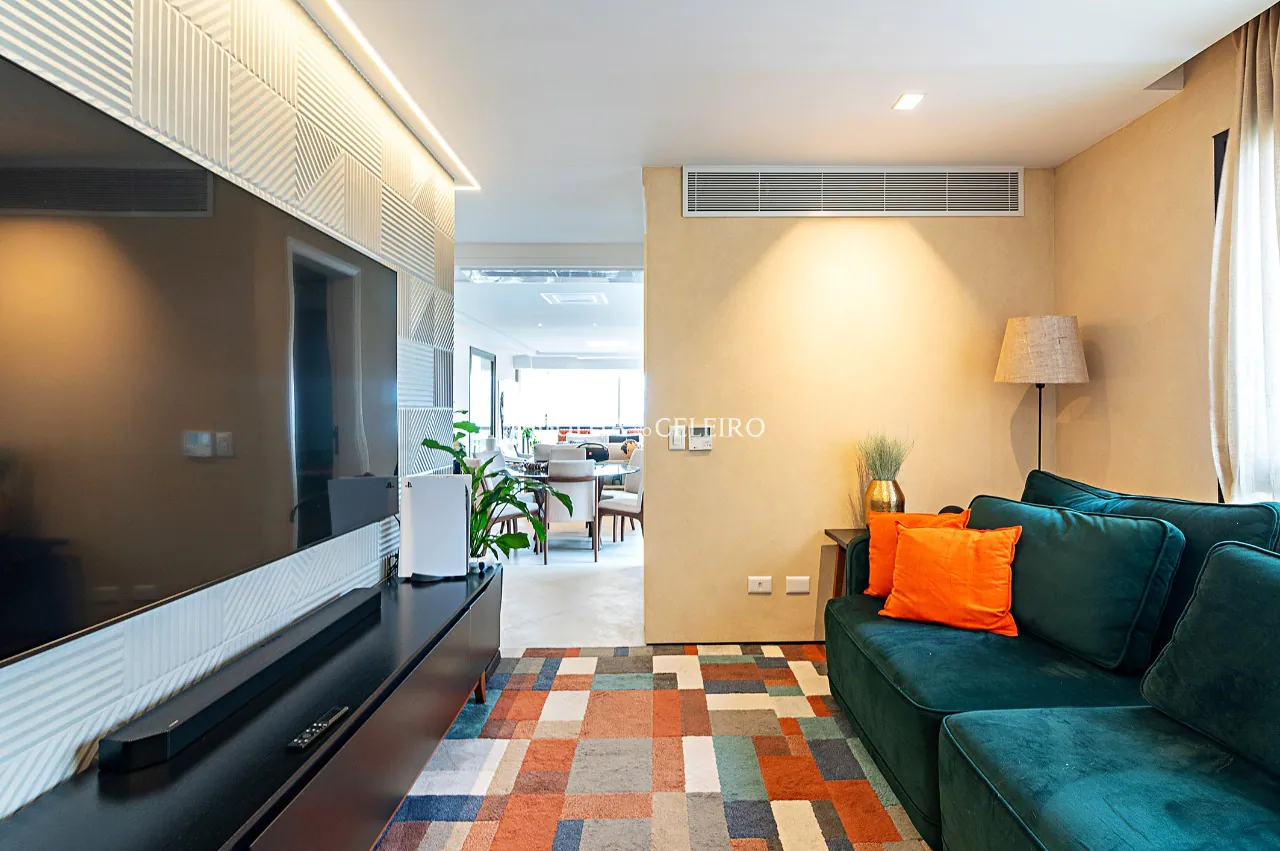 Totalmente Reformado, vista linda, fora de rota e muito conforto para venda em Moema. – AP7591