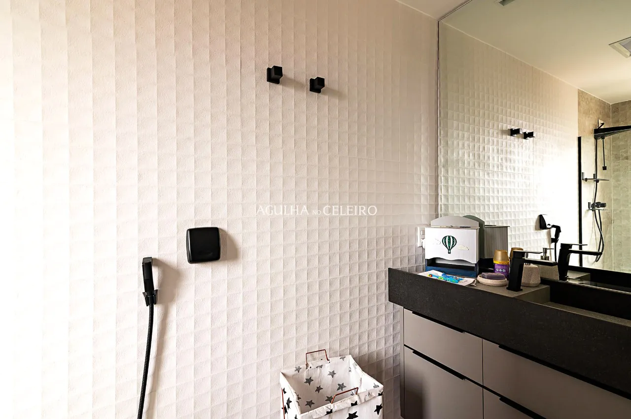 Totalmente Reformado, vista linda, fora de rota e muito conforto para venda em Moema. – AP7591