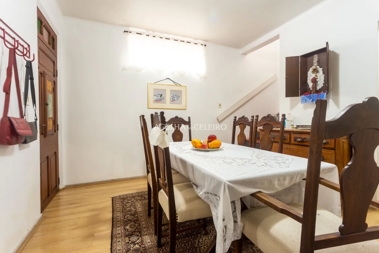 Casa com 04 dormitórios, Edícula e Piscina à venda no Jardim Paulistano – 10056