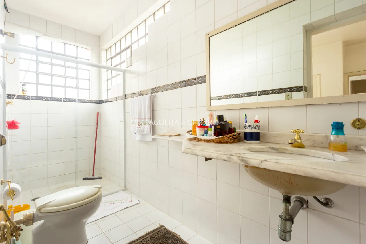 Casa com 04 dormitórios, Edícula e Piscina à venda no Jardim Paulistano – 10056