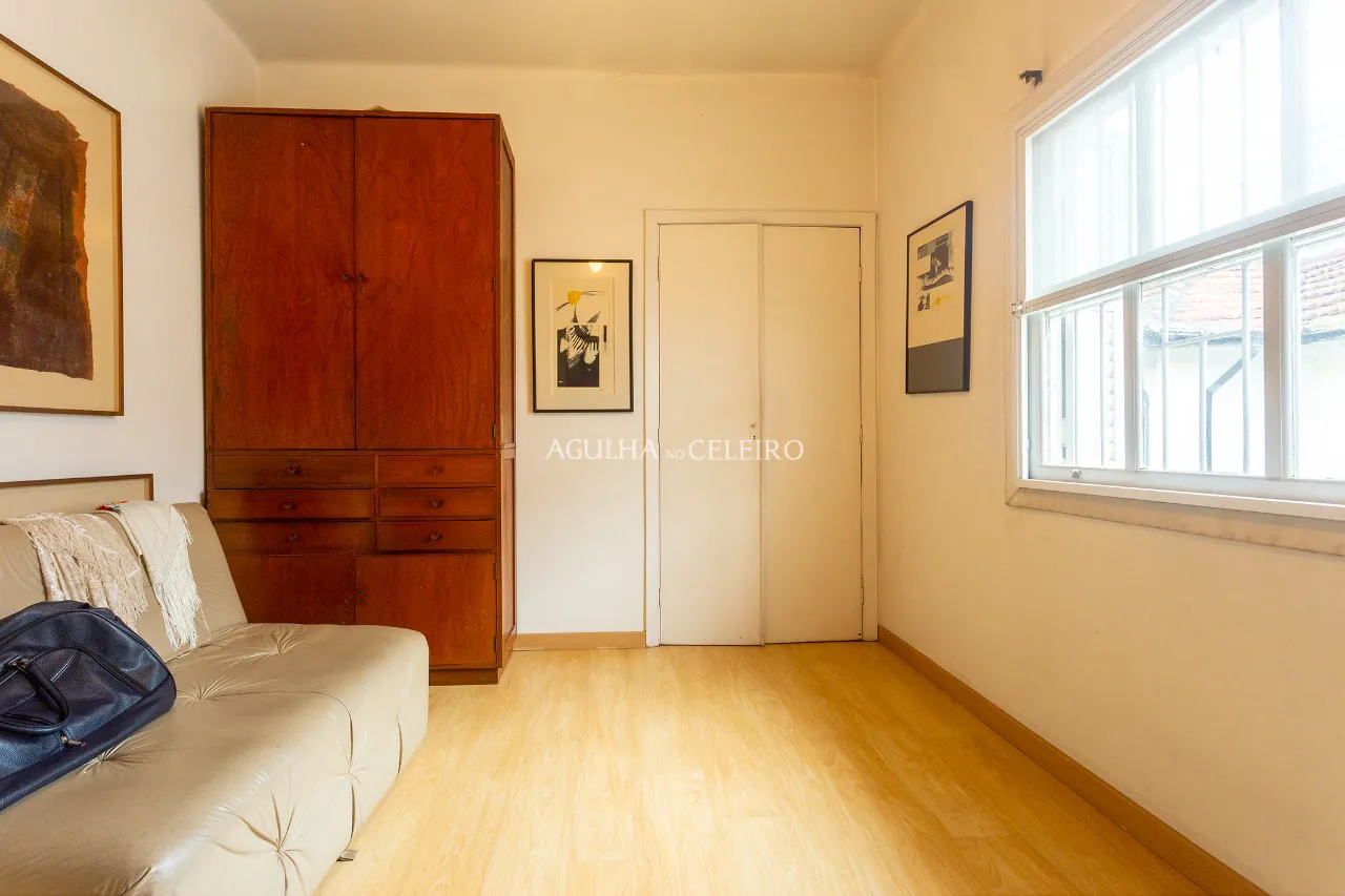 Casa com 04 dormitórios, Edícula e Piscina à venda no Jardim Paulistano – 10056