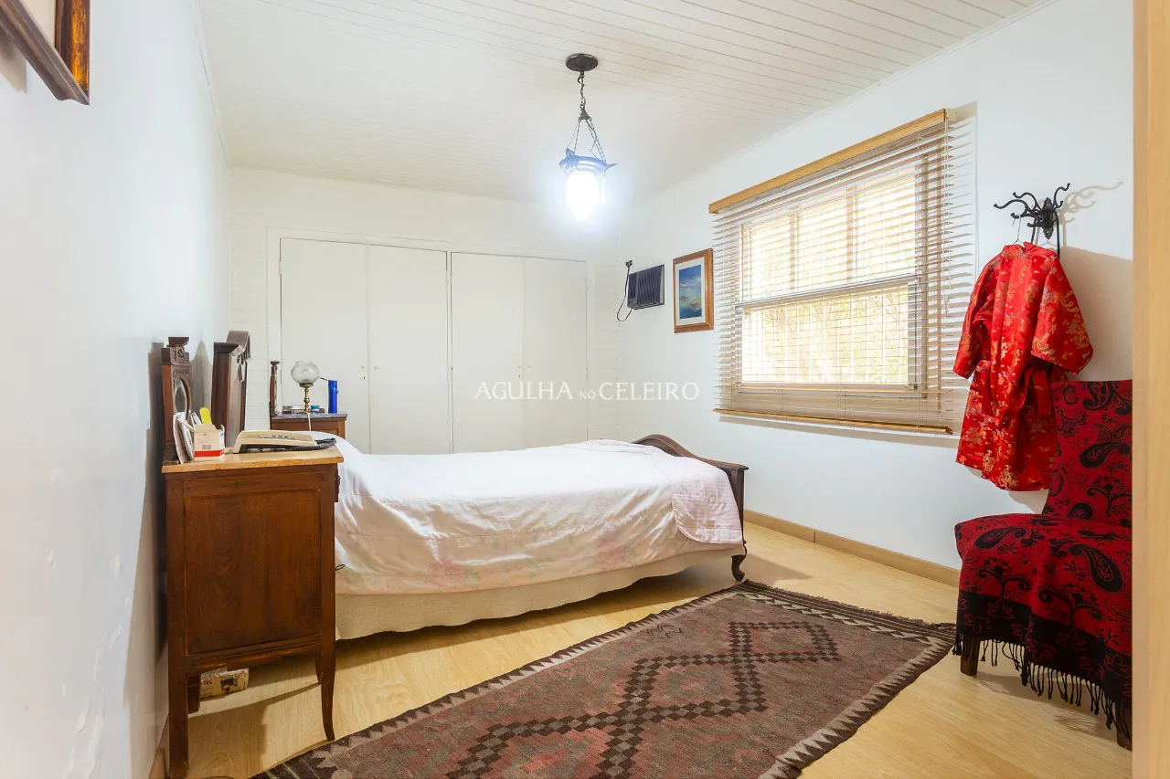 Casa com 04 dormitórios, Edícula e Piscina à venda no Jardim Paulistano – 10056