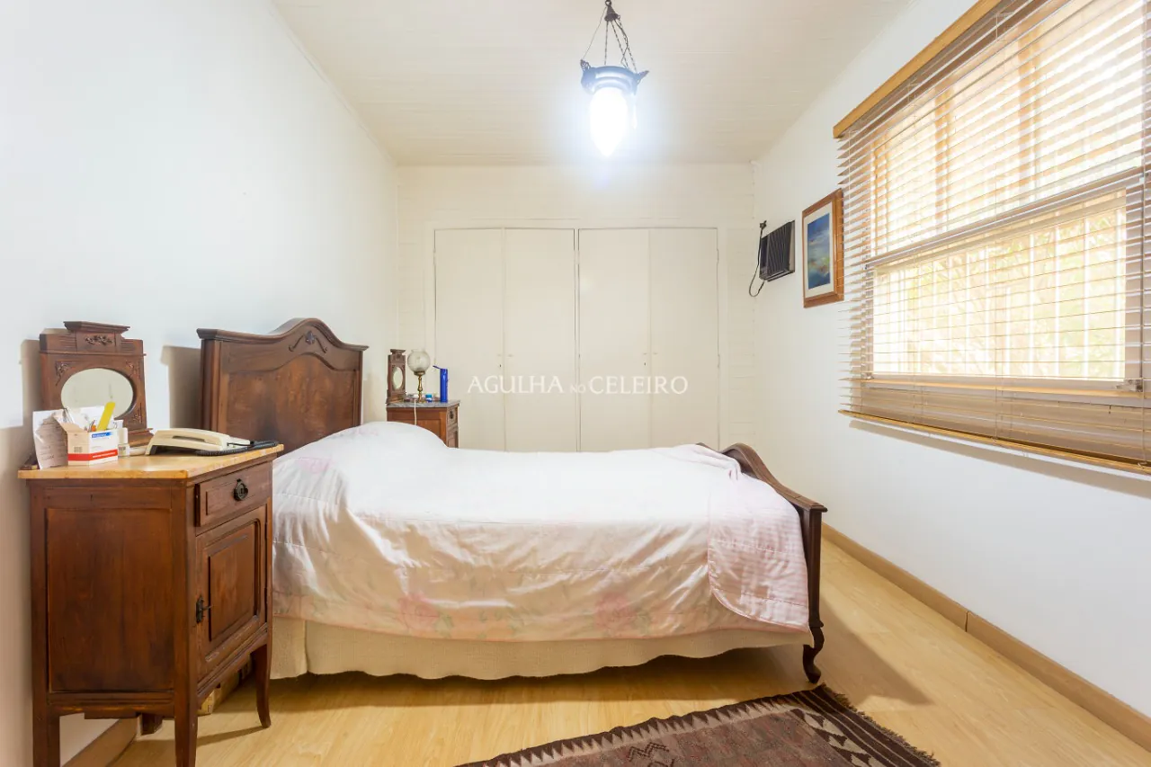 Casa com 04 dormitórios, Edícula e Piscina à venda no Jardim Paulistano – 10056