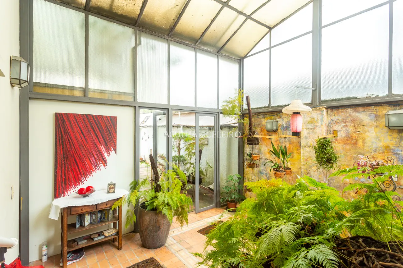 Casa com 04 dormitórios, Edícula e Piscina à venda no Jardim Paulistano – 10056