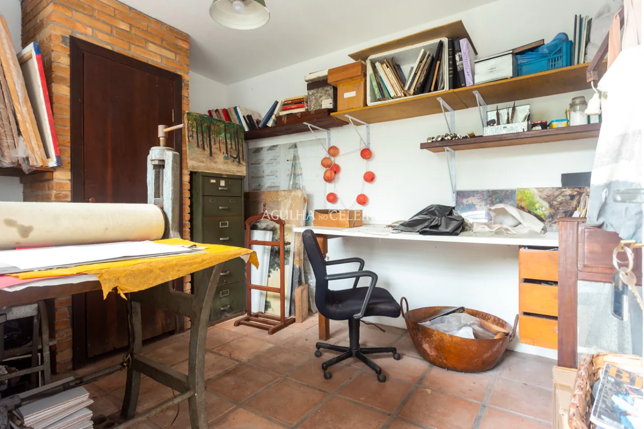 Casa com 04 dormitórios, Edícula e Piscina à venda no Jardim Paulistano – 10056