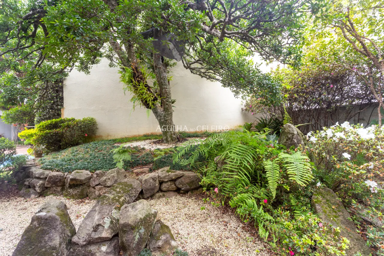 Casa com 04 dormitórios, Edícula e Piscina à venda no Jardim Paulistano – 10056