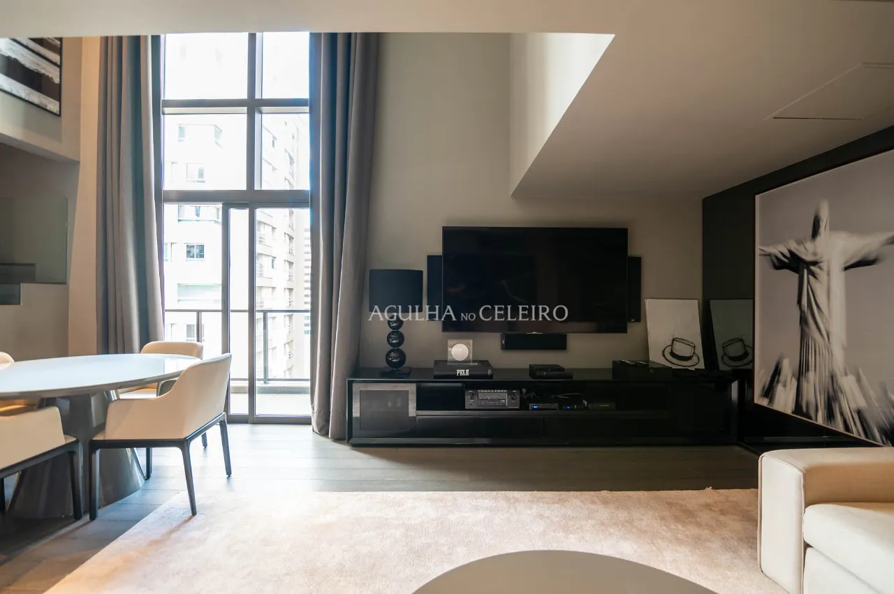 Cobertura com piscina perto do Parque do Povo à venda no Itaim Bibi – CO0904