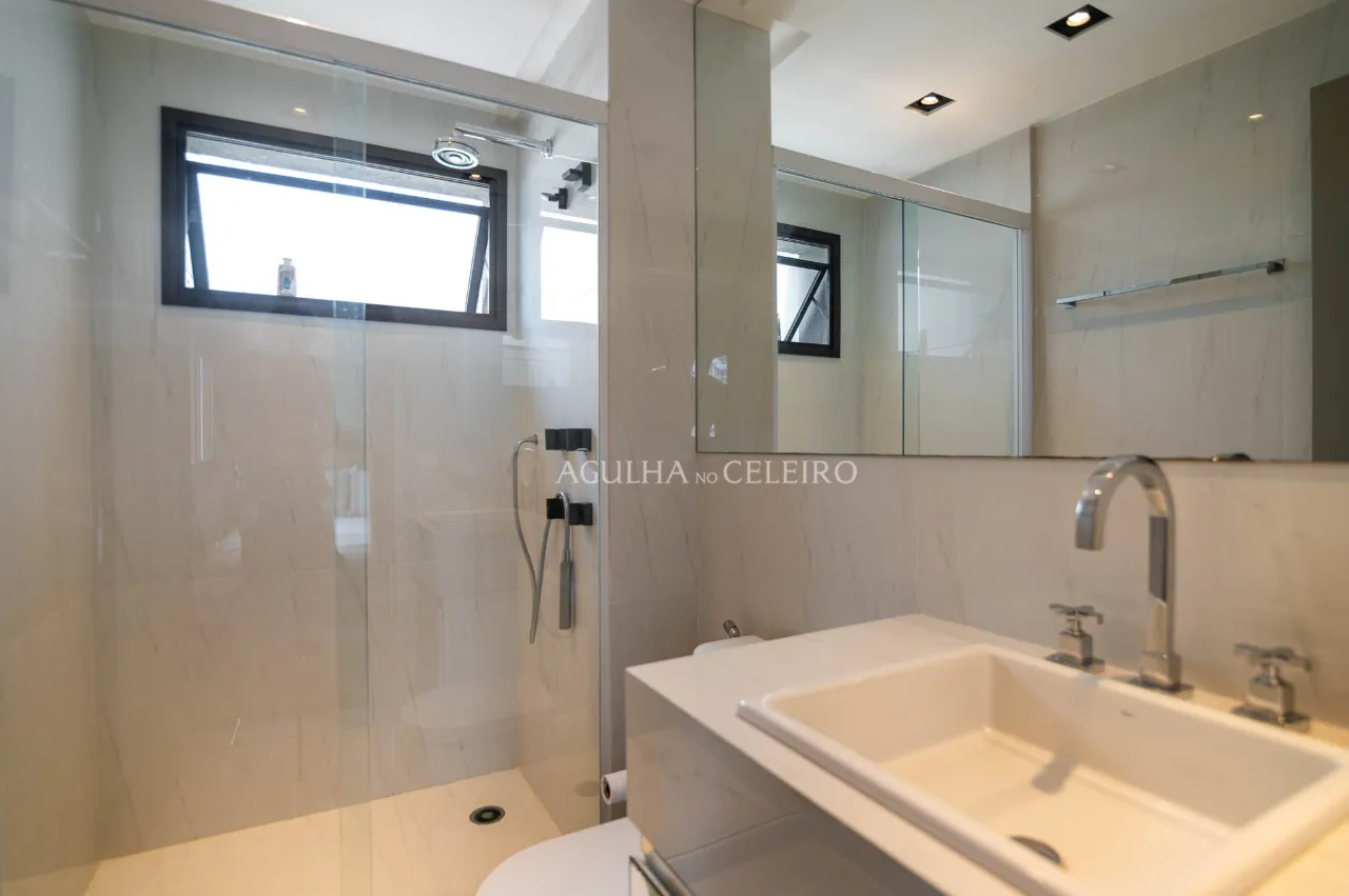 Cobertura com piscina perto do Parque do Povo à venda no Itaim Bibi – CO0904