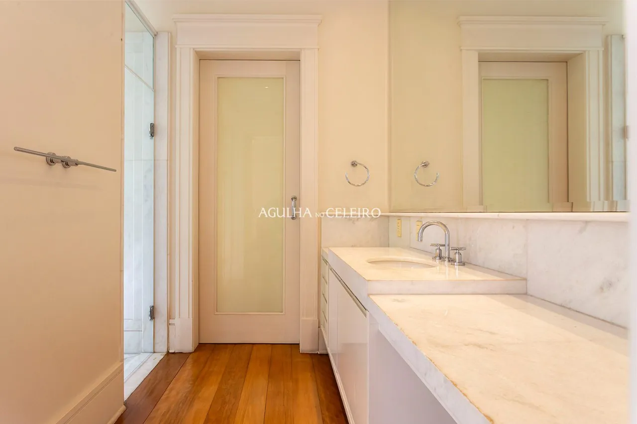 casa-unica-e-espacosa-muito-bem-localizada-a-venda-na-vila-nova-conceicao-15518-17