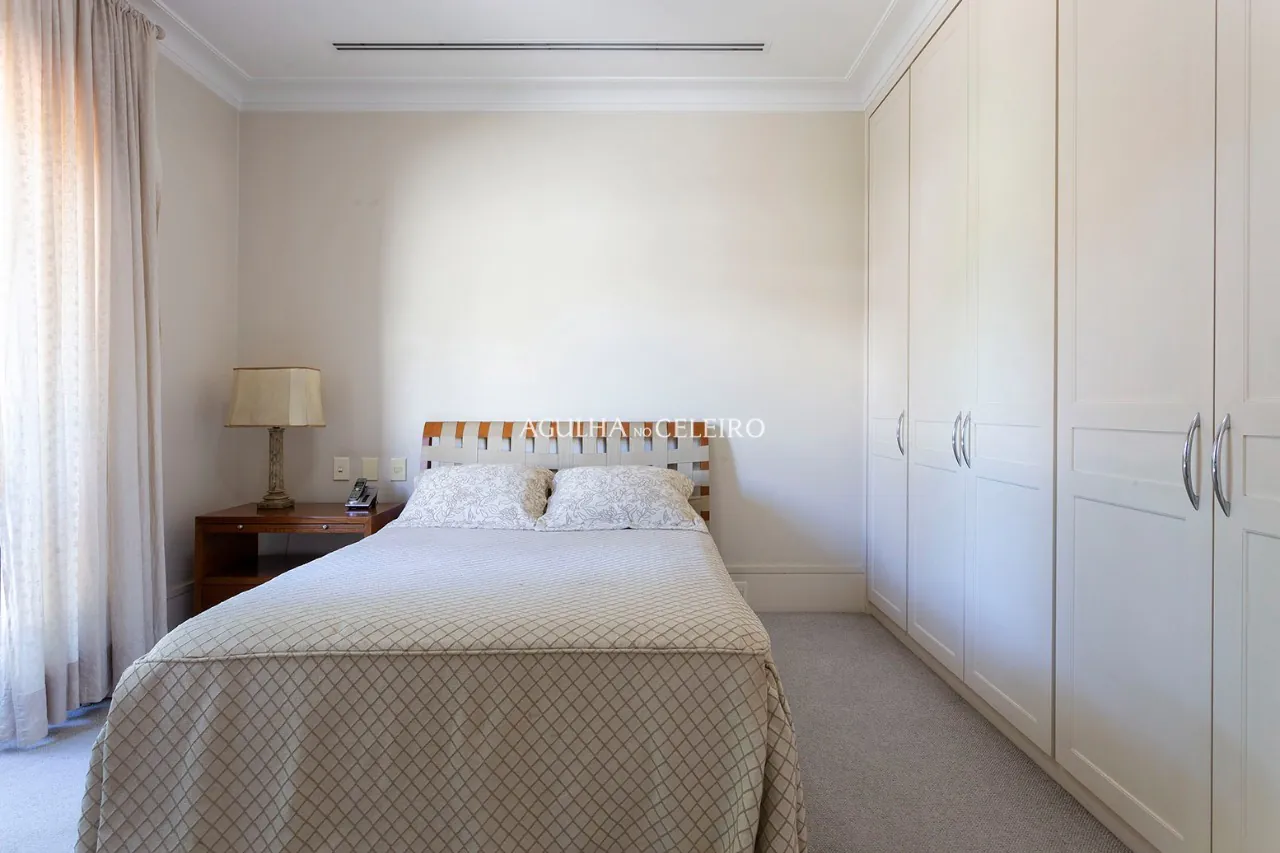 casa-unica-e-espacosa-muito-bem-localizada-a-venda-na-vila-nova-conceicao-15518-18