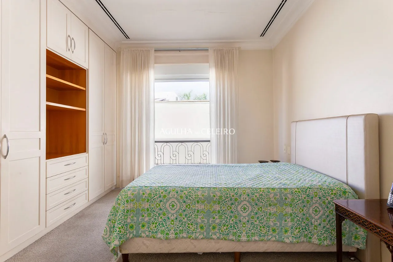 casa-unica-e-espacosa-muito-bem-localizada-a-venda-na-vila-nova-conceicao-15518-20