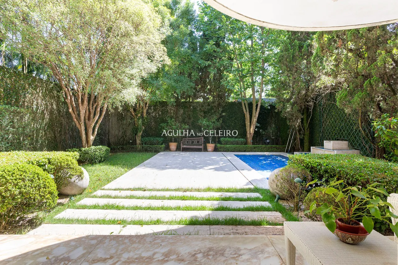 casa-unica-e-espacosa-muito-bem-localizada-a-venda-na-vila-nova-conceicao-15518-2