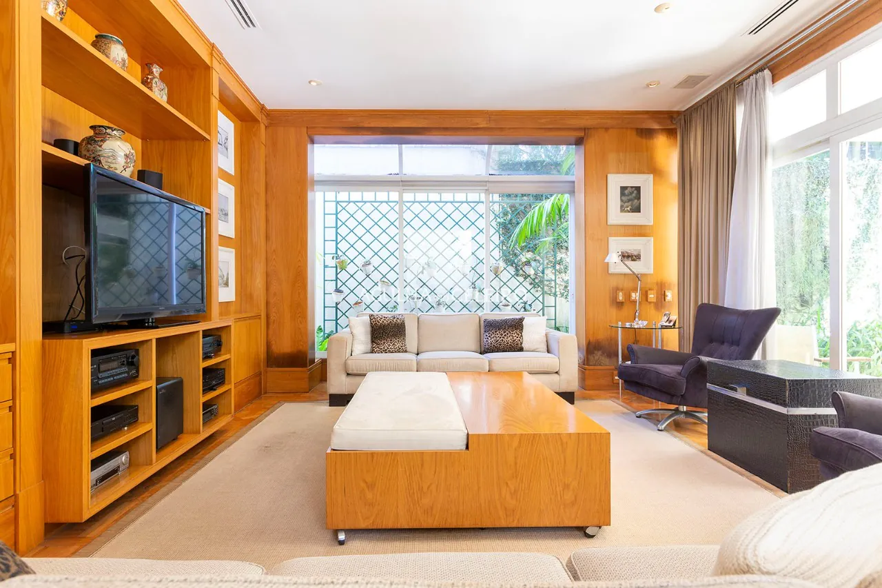 casa-unica-e-espacosa-muito-bem-localizada-a-venda-na-vila-nova-conceicao-15518-4