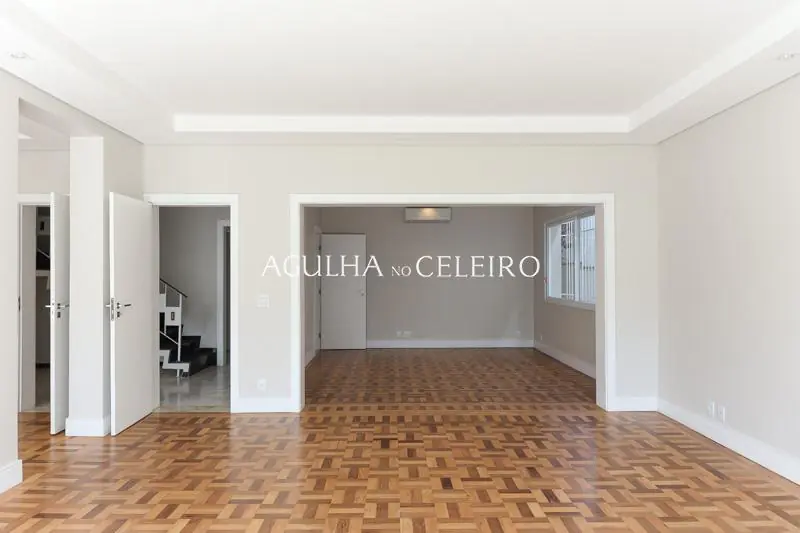 Casa reformada à venda no Jardim Paulista. – CA0665