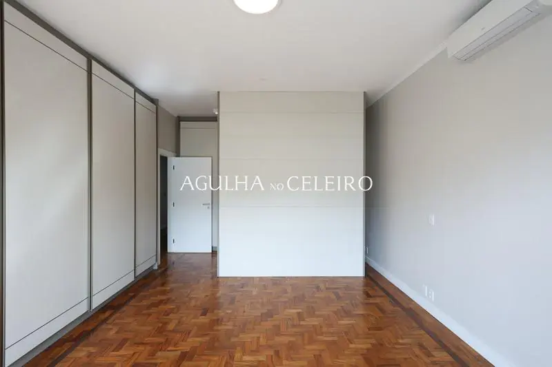 Casa reformada à venda no Jardim Paulista. – CA0665