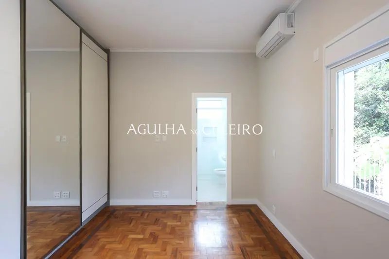 Casa reformada à venda no Jardim Paulista. – CA0665