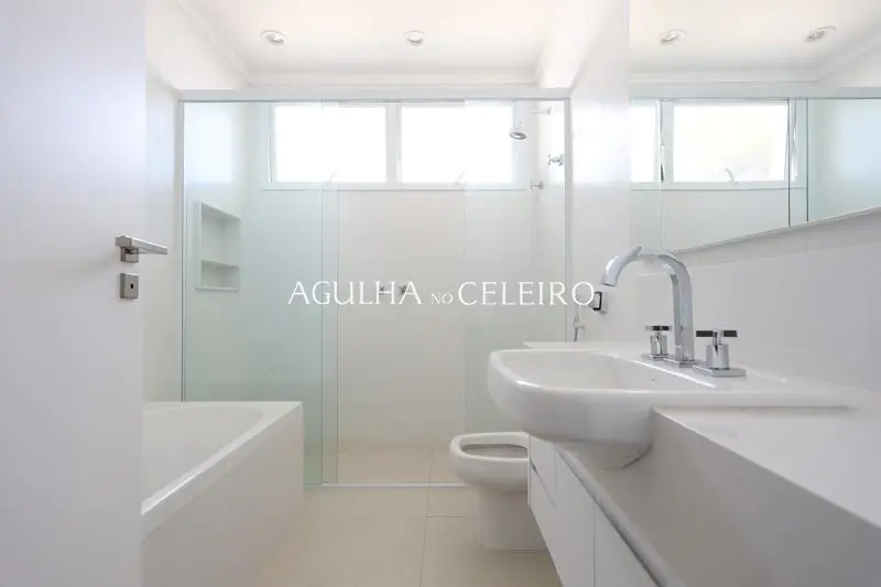 Casa reformada à venda no Jardim Paulista. – CA0665