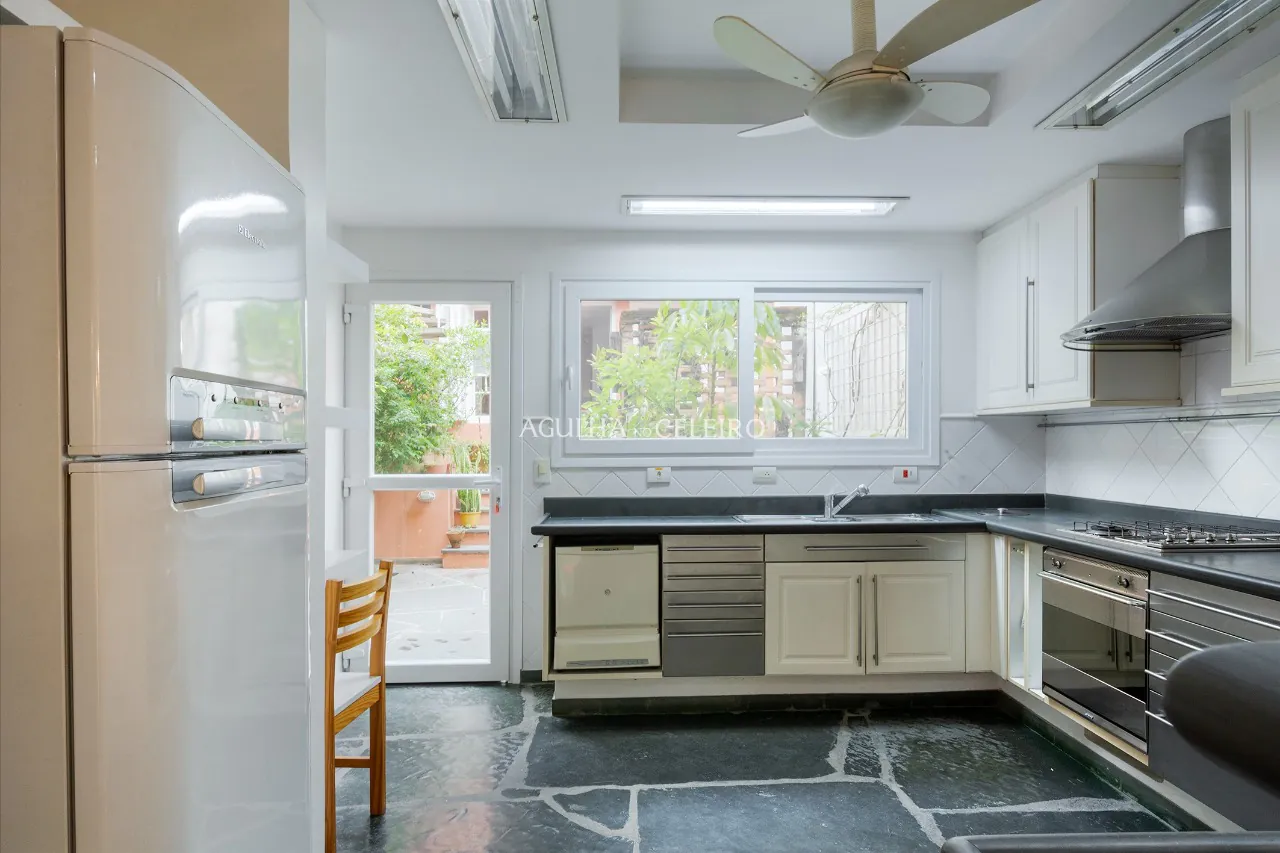 belissima-casa-com-muito-espaco-e-aconchego-15899-8