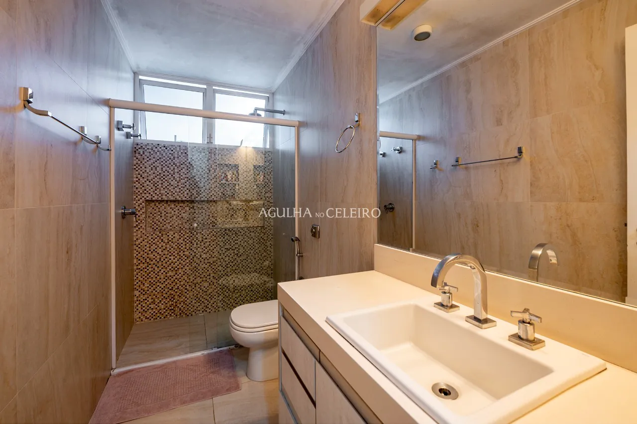 Linda casa em localização privilegiada – 13966 - DSC_6070