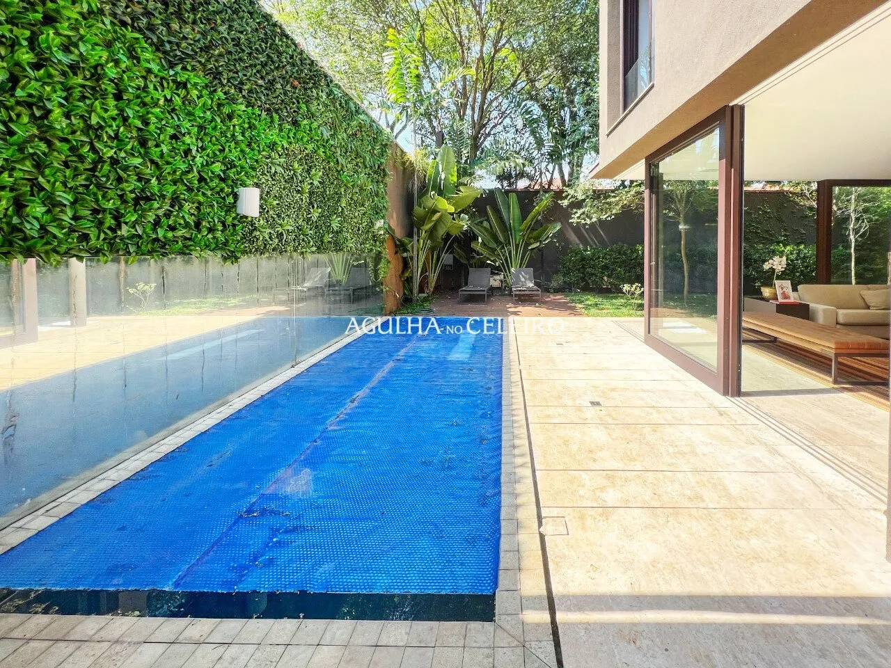 Deslumbrante casa em rua tranquila e segura no Jardim América – 15001 - imovel-35362-15