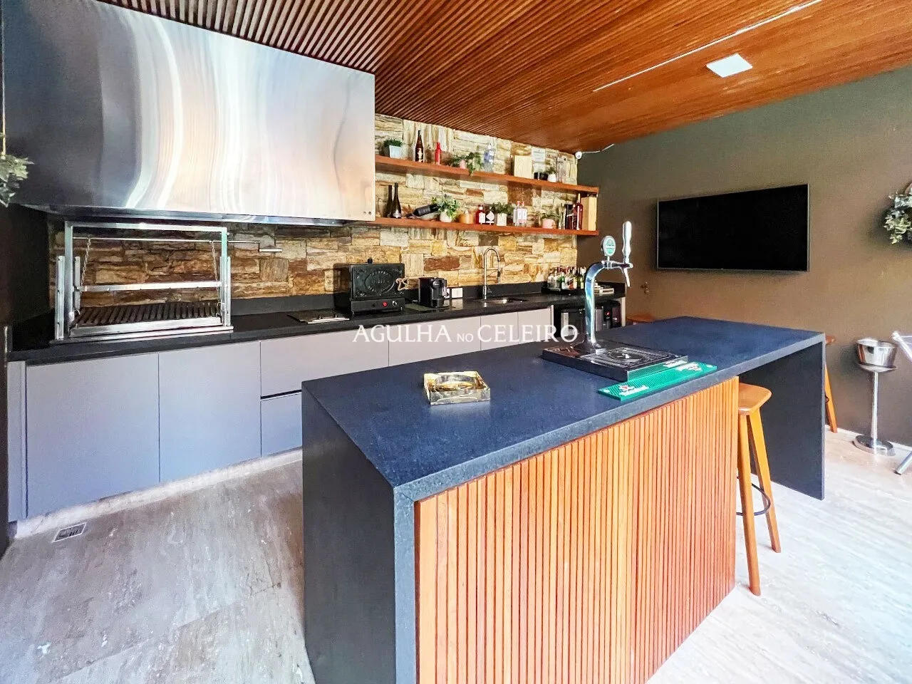 Deslumbrante casa em rua tranquila e segura no Jardim América – 15001 - imovel-35362-25