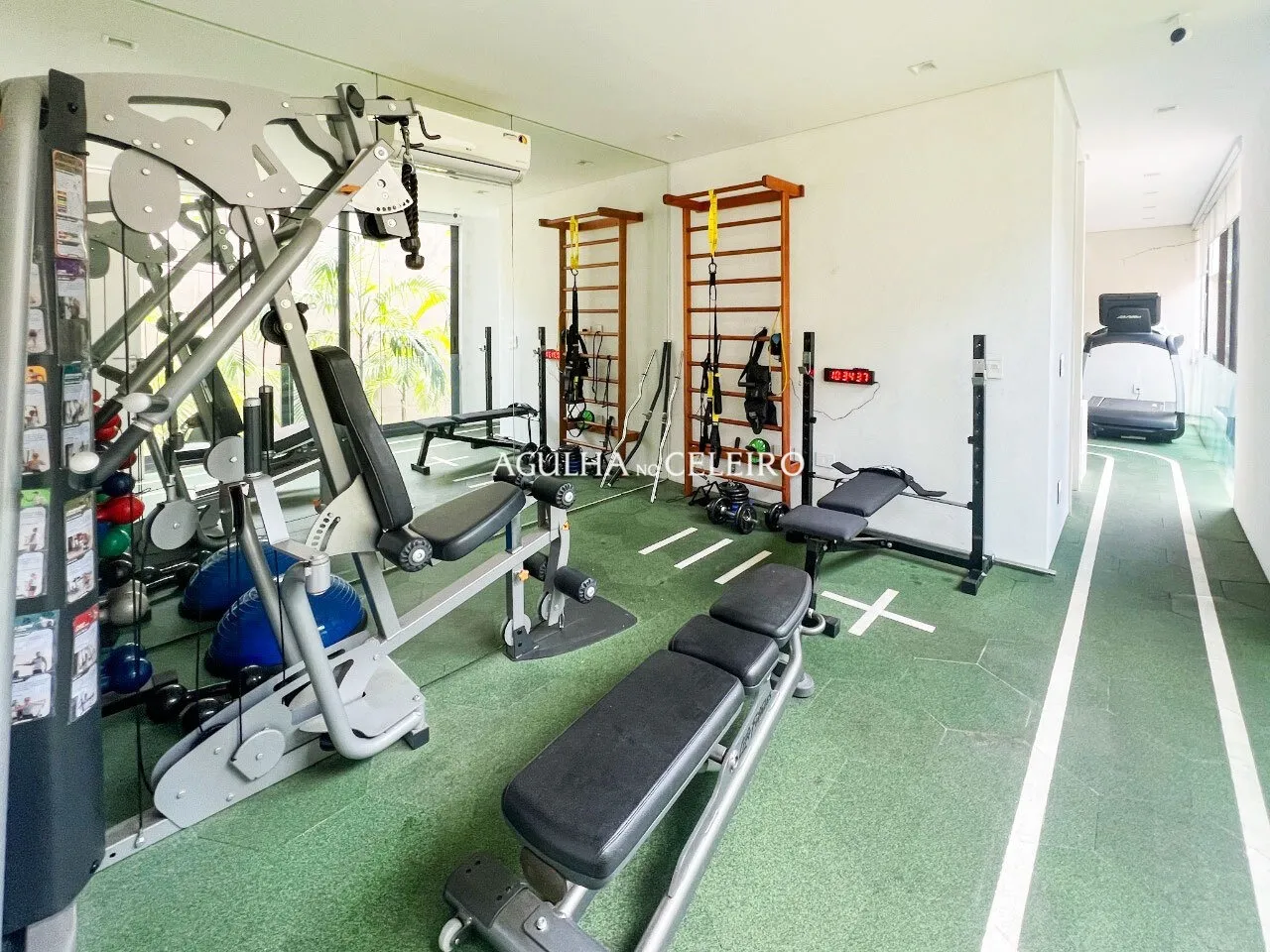 Deslumbrante casa em rua tranquila e segura no Jardim América – 15001 - imovel-35362-40