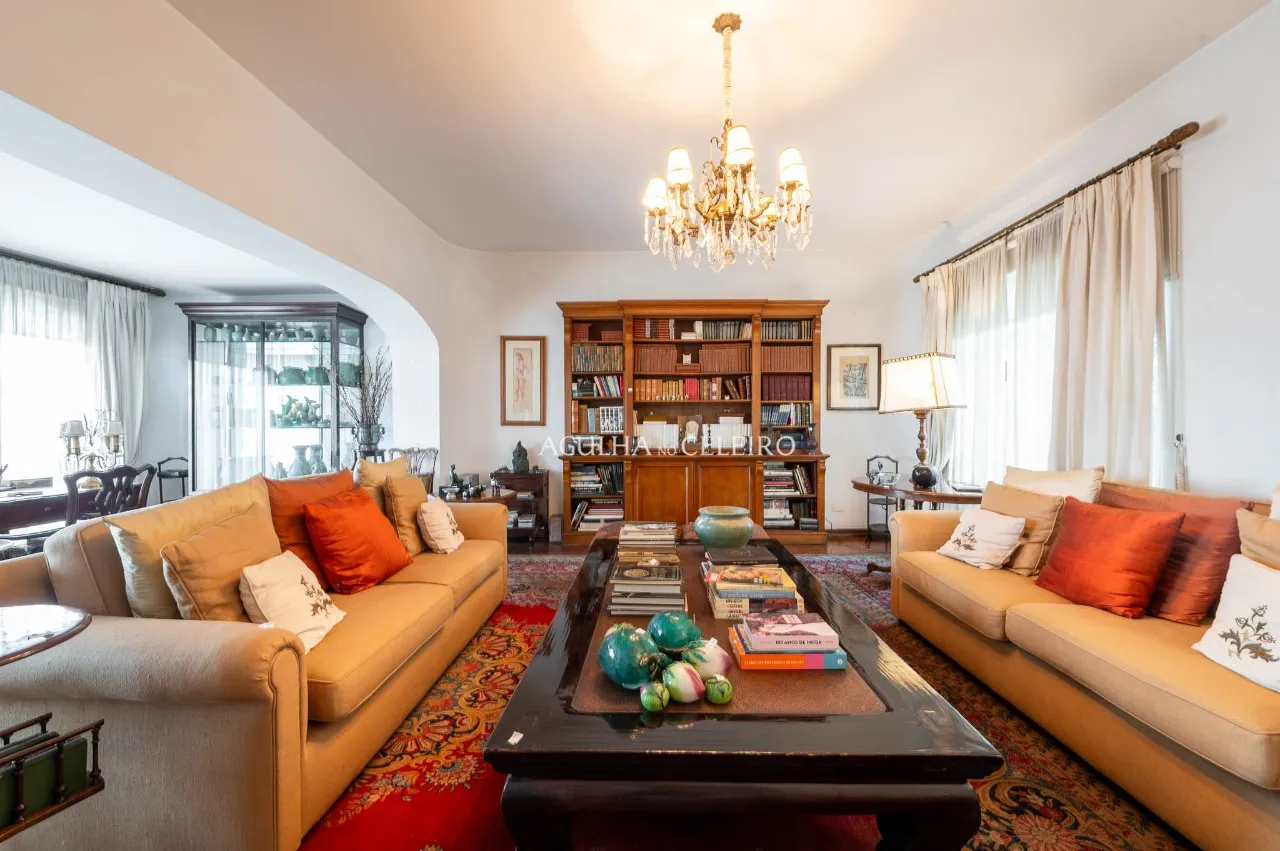 Apartamento amplo e com varanda para reforma na melhor rua do Jardim Paulista – 21158