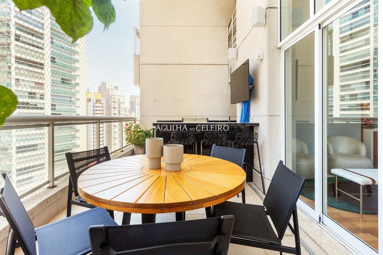 Apartamento lindo com pé no parque à venda na Vila Nova Conceição. – AP8404