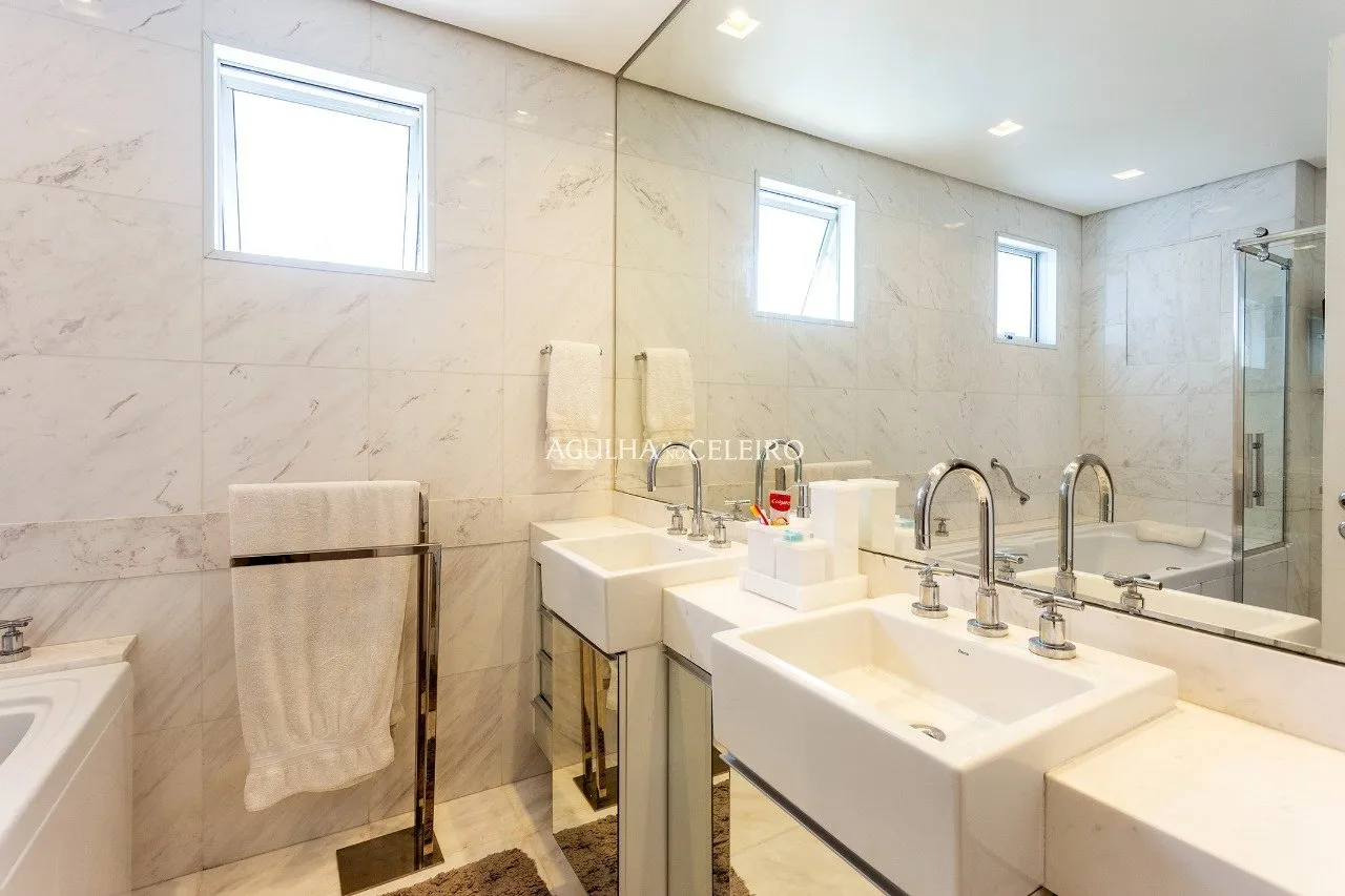 Apartamento lindo com pé no parque à venda na Vila Nova Conceição. – AP8404