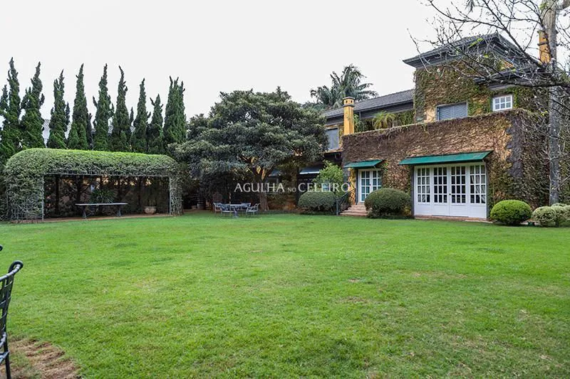 Venda/Jardim América: Casa década 40 modernizada e restaurada por arquiteto de renome Sig Bergamin – CA1082