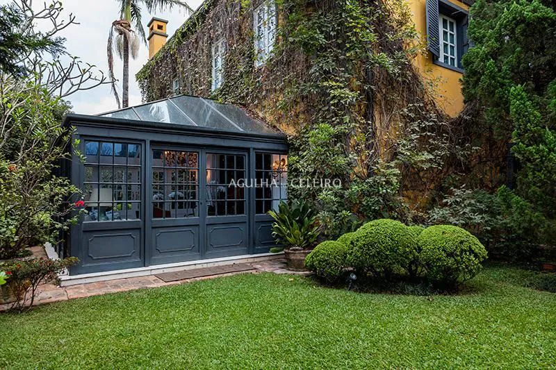 Venda/Jardim América: Casa década 40 modernizada e restaurada por arquiteto de renome Sig Bergamin – CA1082