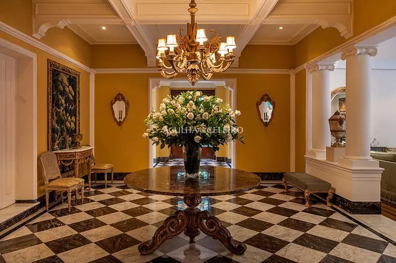 Venda/Jardim América: Casa década 40 modernizada e restaurada por arquiteto de renome Sig Bergamin – CA1082