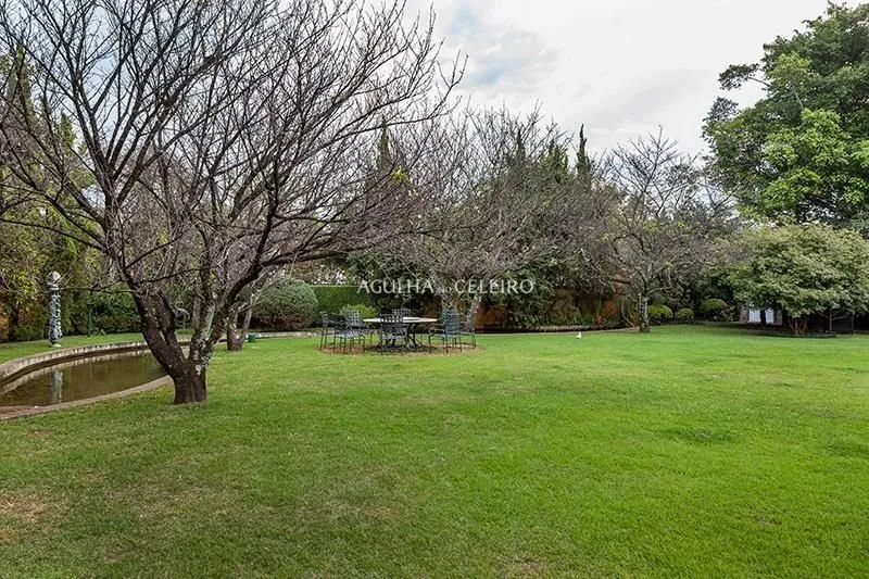 Venda/Jardim América: Casa década 40 modernizada e restaurada por arquiteto de renome Sig Bergamin – CA1082