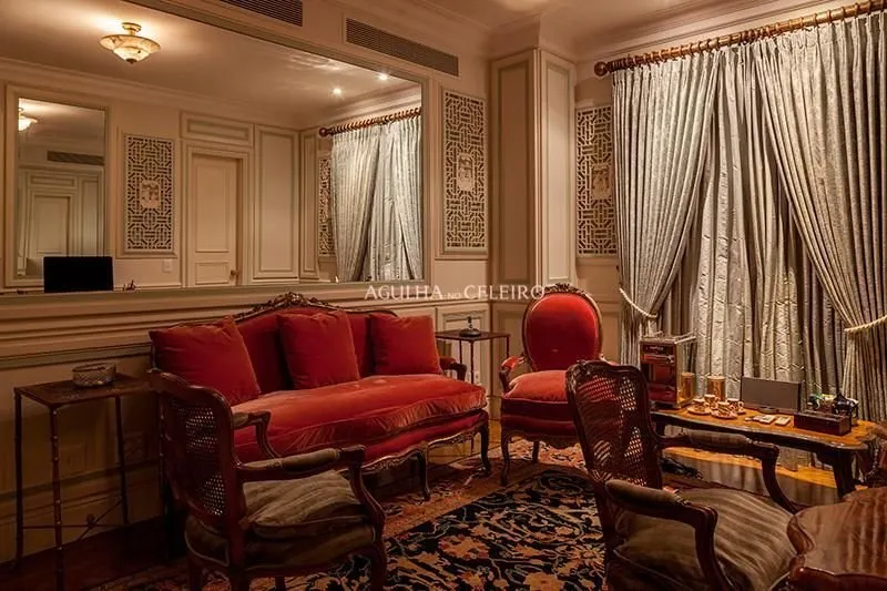 Venda/Jardim América: Casa década 40 modernizada e restaurada por arquiteto de renome Sig Bergamin – CA1082