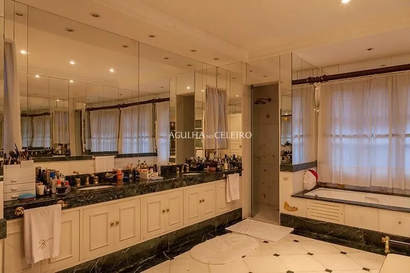 Venda/Jardim América: Casa década 40 modernizada e restaurada por arquiteto de renome Sig Bergamin – CA1082