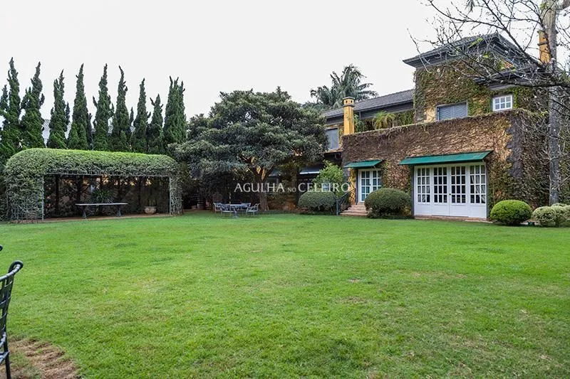 Venda/Jardim América: Casa década 40 modernizada e restaurada por arquiteto de renome Sig Bergamin – CA1082