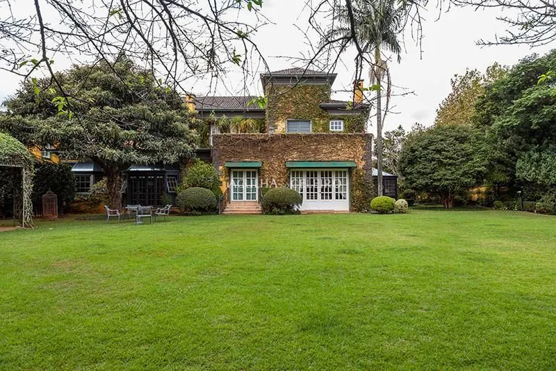 Venda/Jardim América: Casa década 40 modernizada e restaurada por arquiteto de renome Sig Bergamin – CA1082