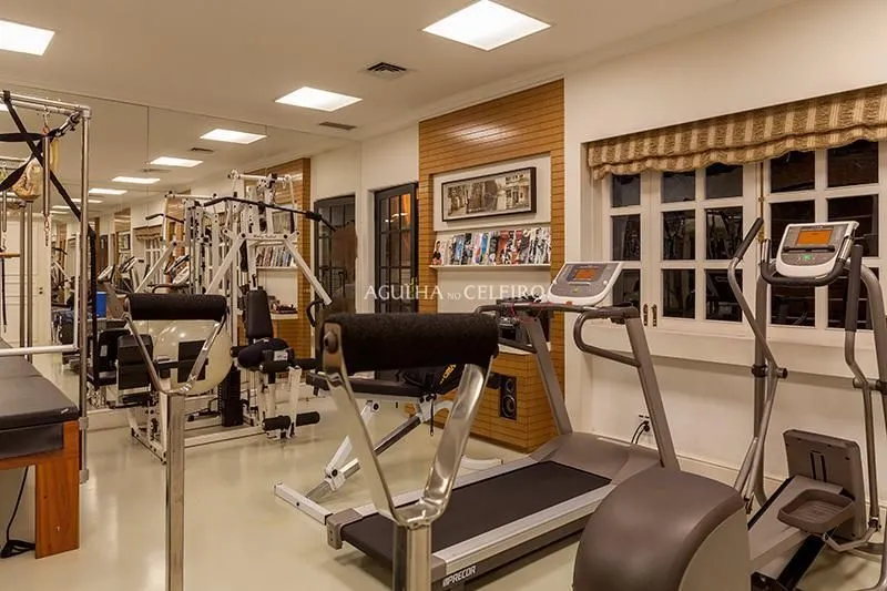 Venda/Jardim América: Casa década 40 modernizada e restaurada por arquiteto de renome Sig Bergamin – CA1082