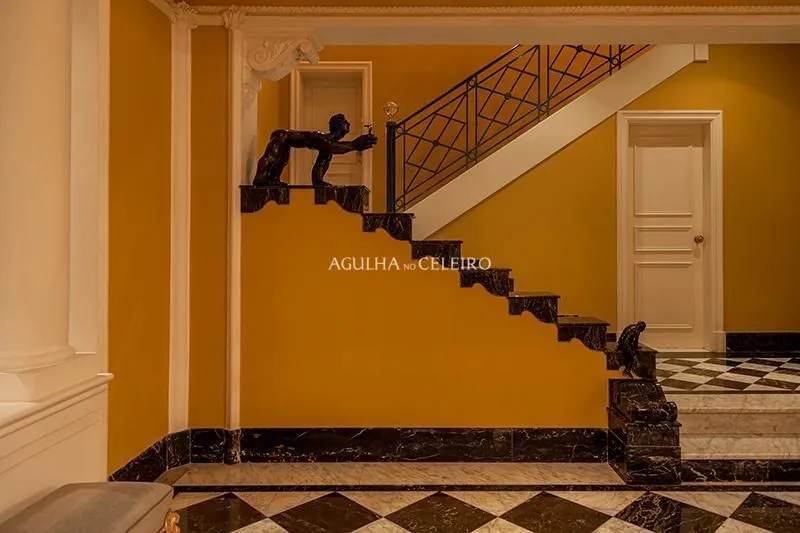 Venda/Jardim América: Casa década 40 modernizada e restaurada por arquiteto de renome Sig Bergamin – CA1082