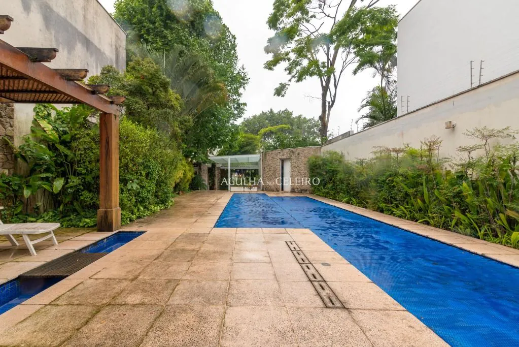 Casa fantástica na melhor localização da Vila Nova Conceição. – CA1173